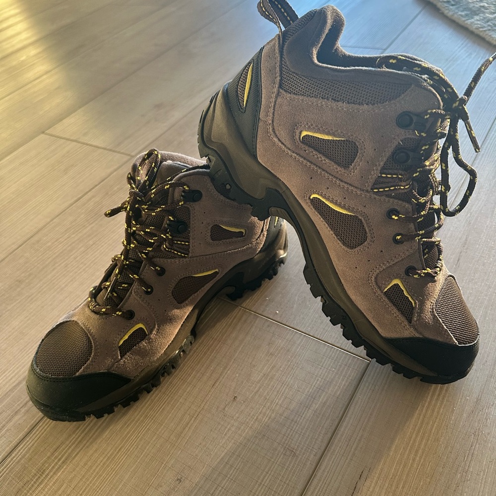 Men's Brown Hiking Boots